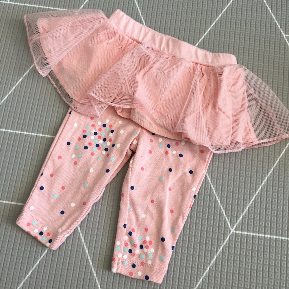 EUC Carter’s Baby girls tutu pants 3M+